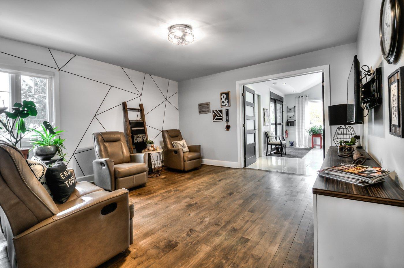 









249


Rue St-Henri

,
Napierville,




QC
J0J1L0

