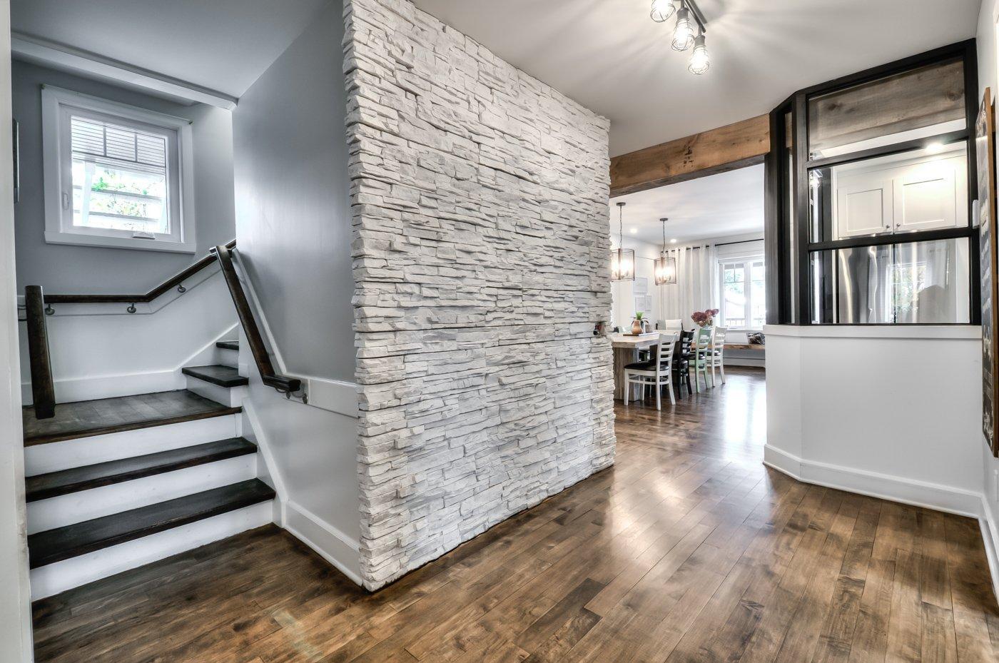 









249


Rue St-Henri

,
Napierville,




QC
J0J1L0

