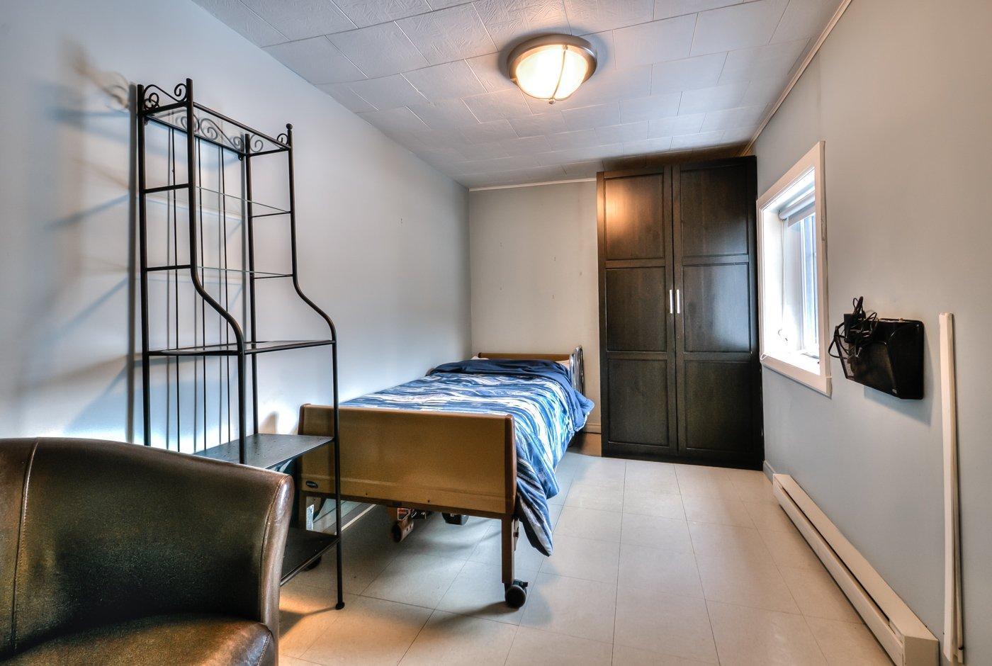 









249


Rue St-Henri

,
Napierville,




QC
J0J1L0

