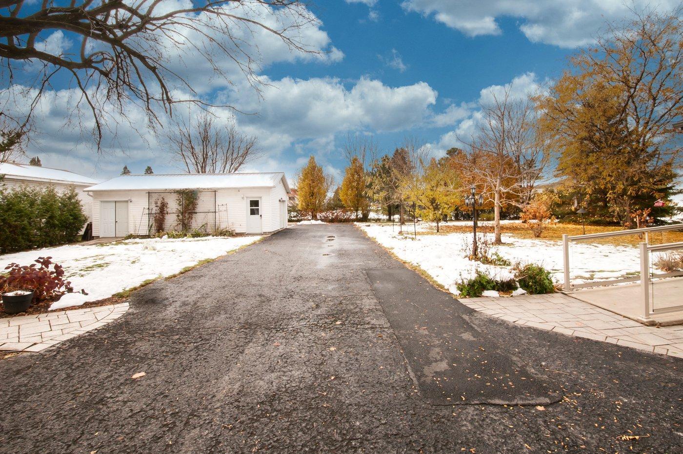 









249


Rue St-Henri

,
Napierville,




QC
J0J1L0

