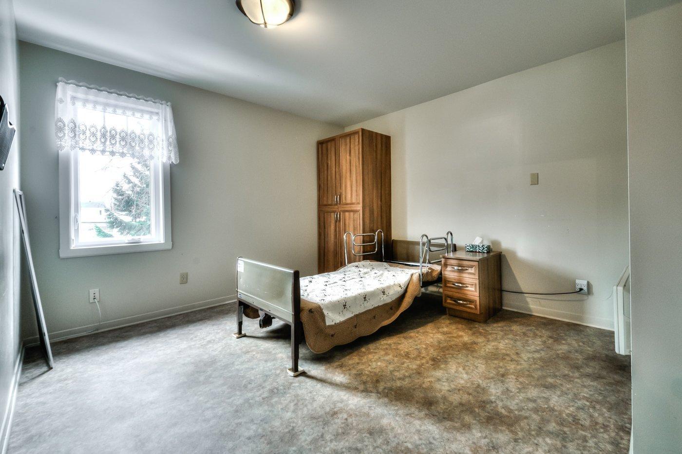 









249


Rue St-Henri

,
Napierville,




QC
J0J1L0

