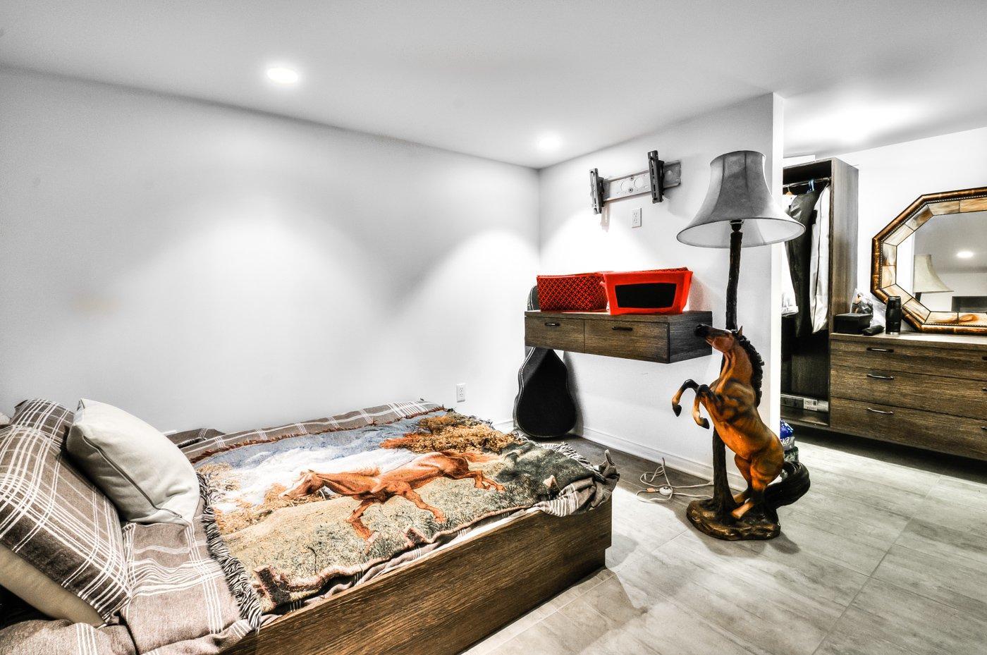 









249


Rue St-Henri

,
Napierville,




QC
J0J1L0

