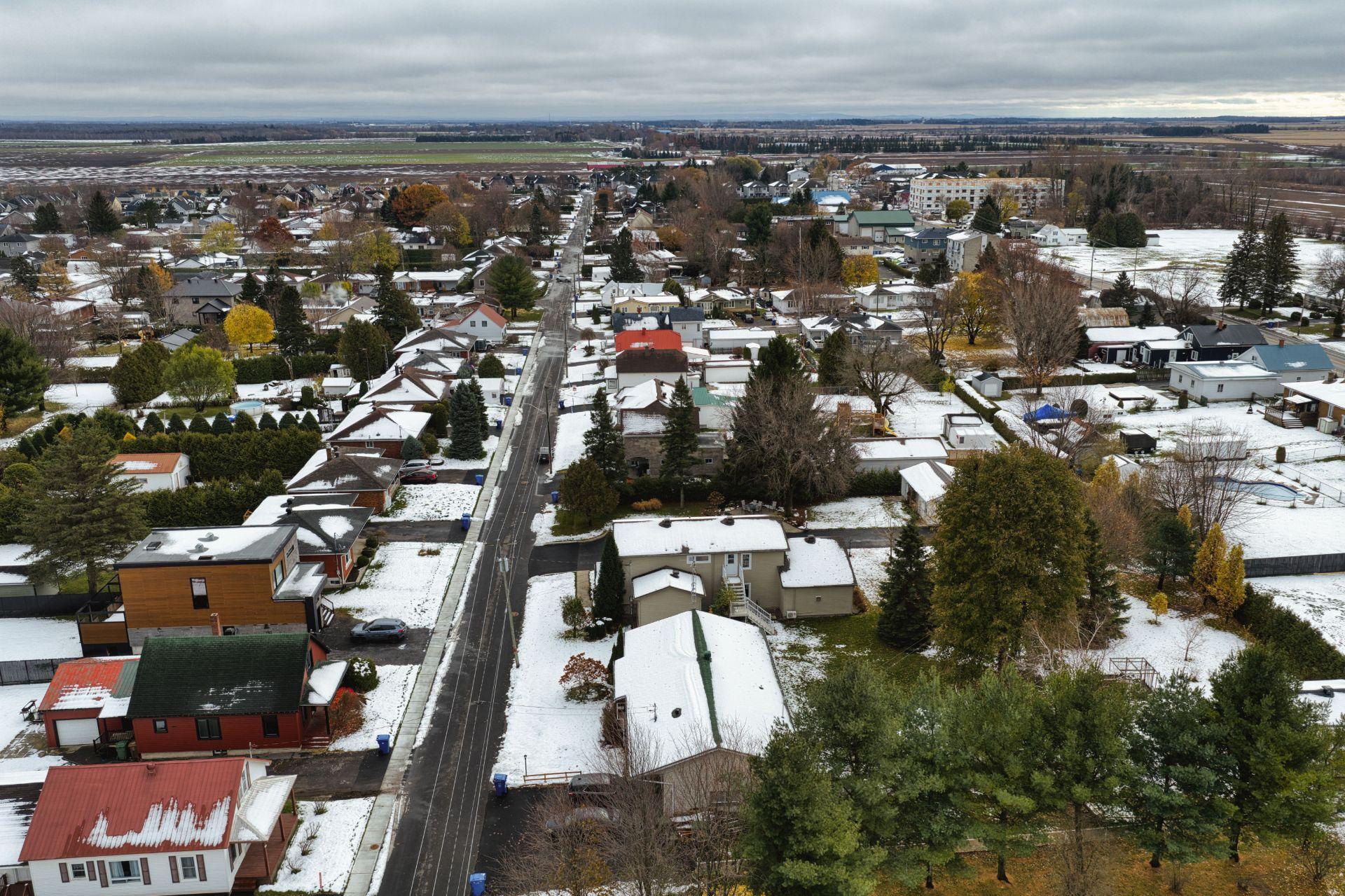 









249


Rue St-Henri

,
Napierville,




QC
J0J1L0

