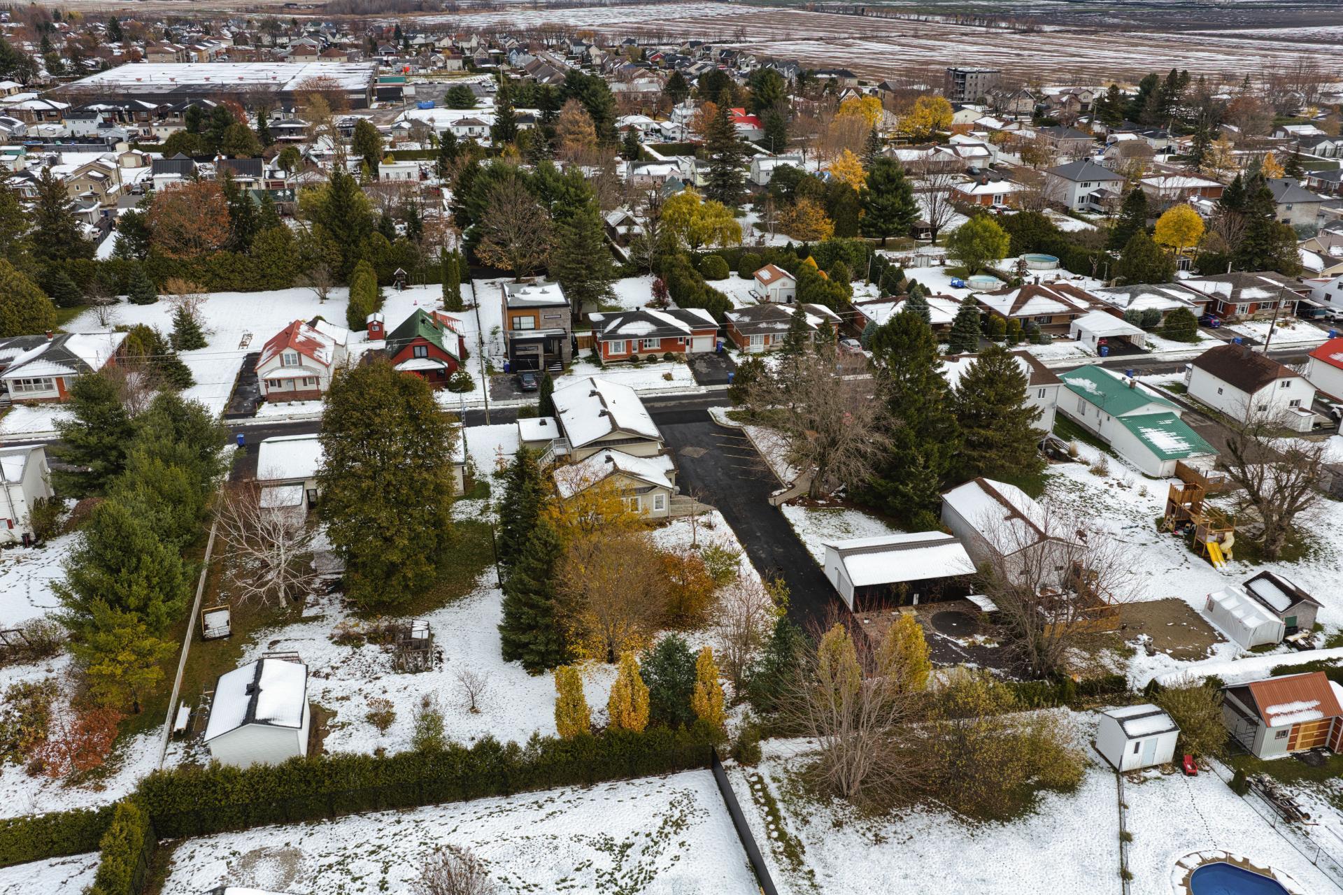 









249


Rue St-Henri

,
Napierville,




QC
J0J1L0

