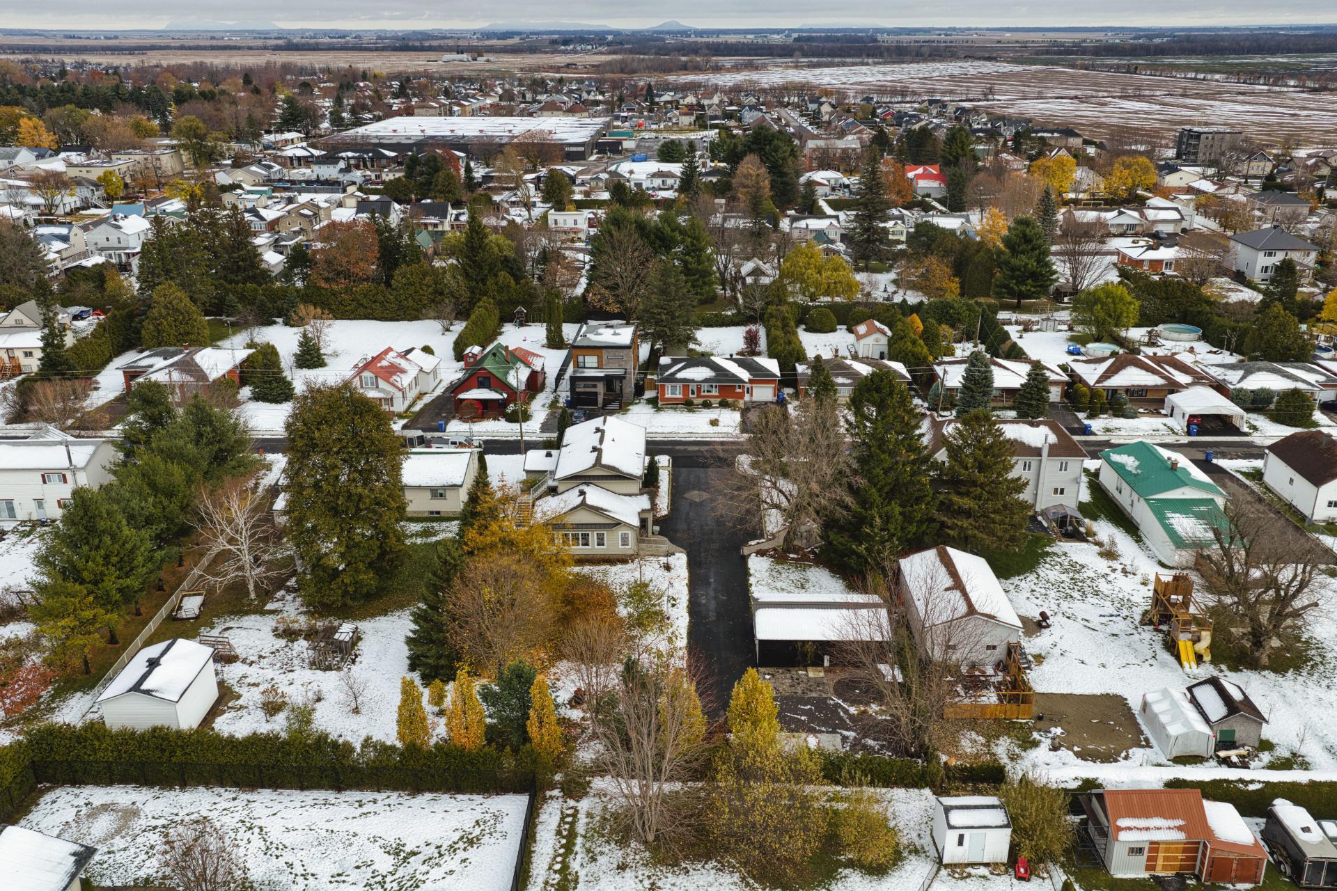 









249


Rue St-Henri

,
Napierville,




QC
J0J1L0

