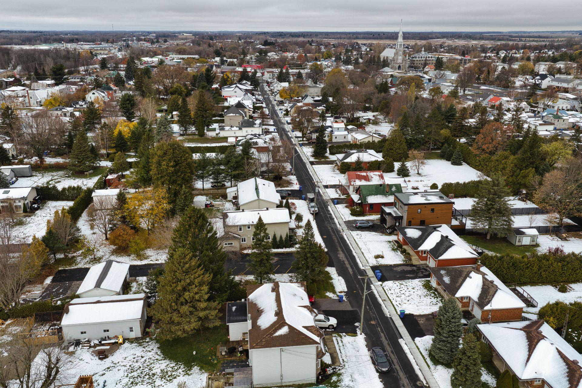 









249


Rue St-Henri

,
Napierville,




QC
J0J1L0

