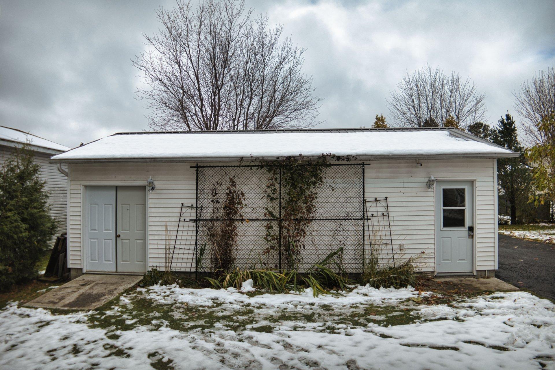 









249


Rue St-Henri

,
Napierville,




QC
J0J1L0

