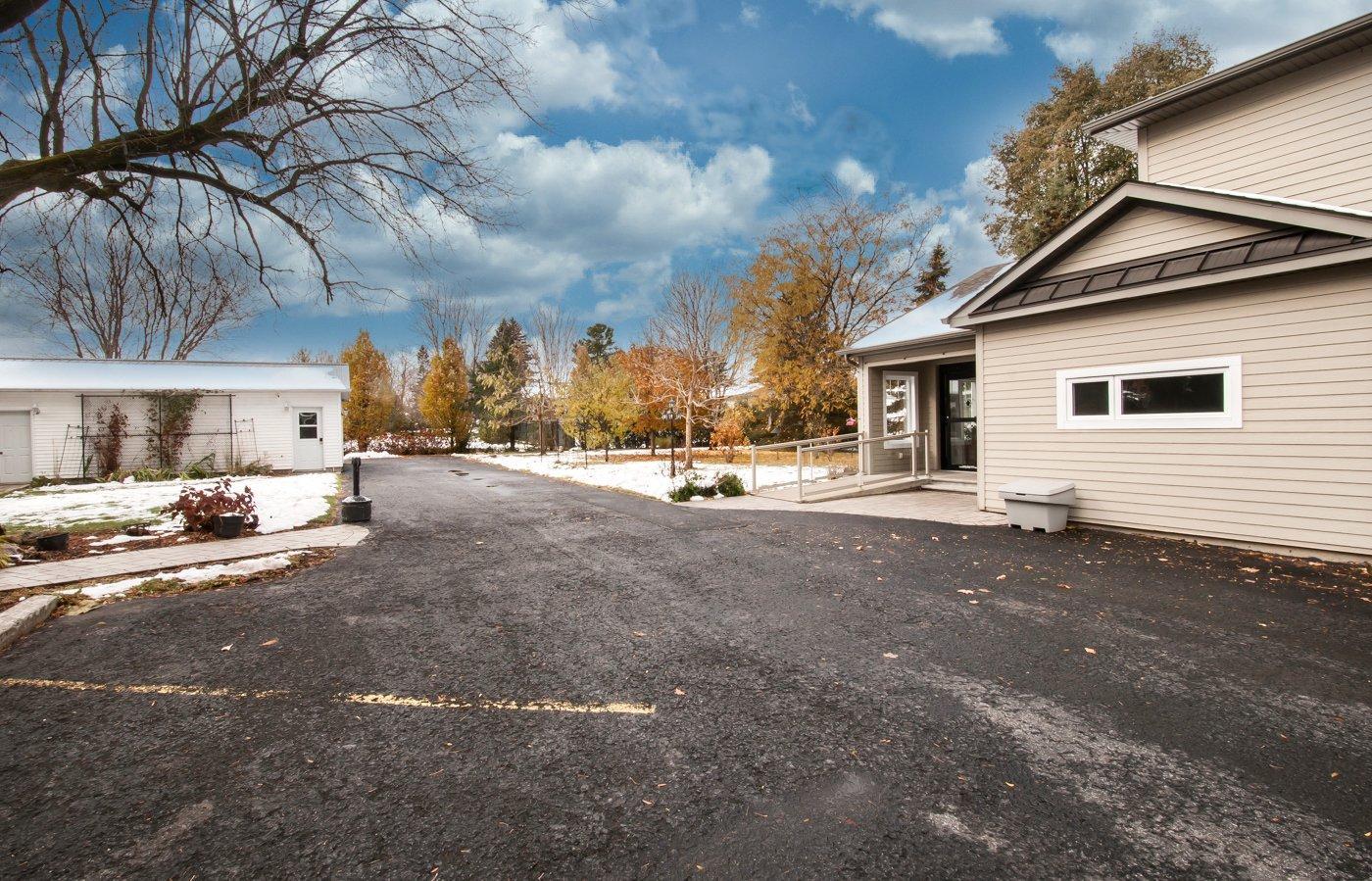 









249


Rue St-Henri

,
Napierville,




QC
J0J1L0

