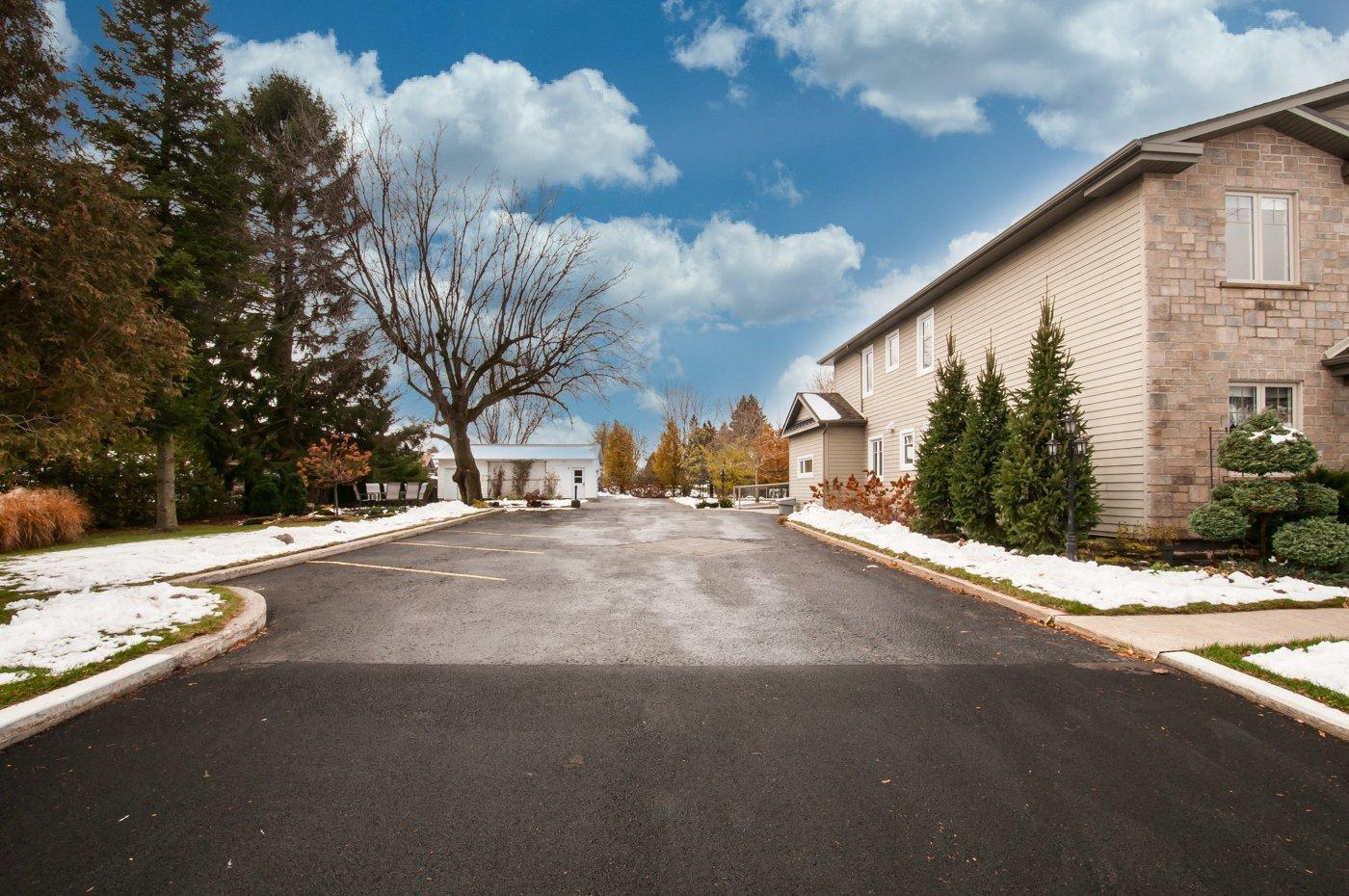 









249


Rue St-Henri

,
Napierville,




QC
J0J1L0

