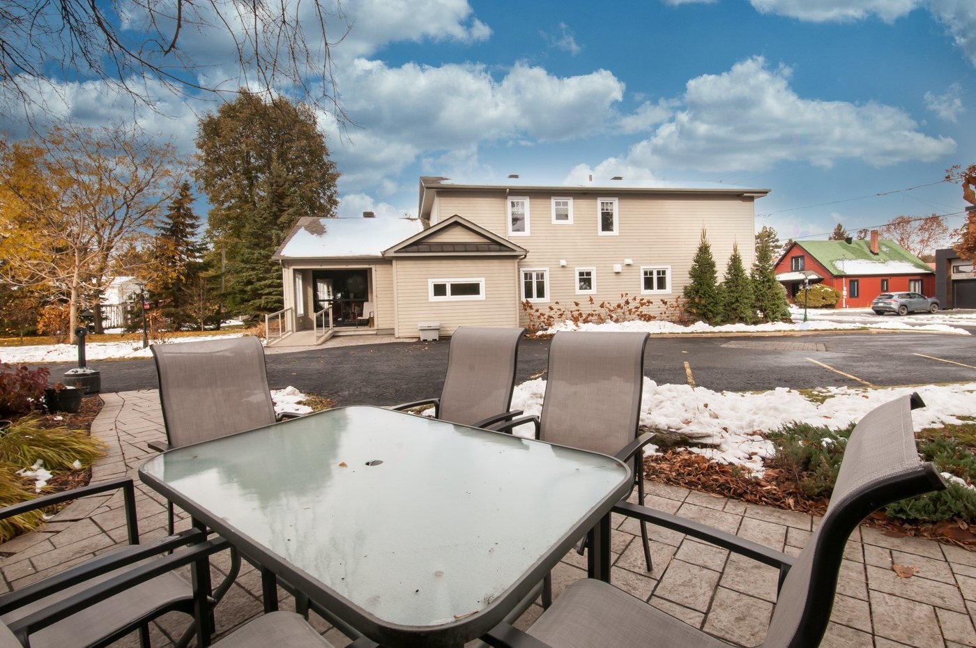 









249


Rue St-Henri

,
Napierville,




QC
J0J1L0

