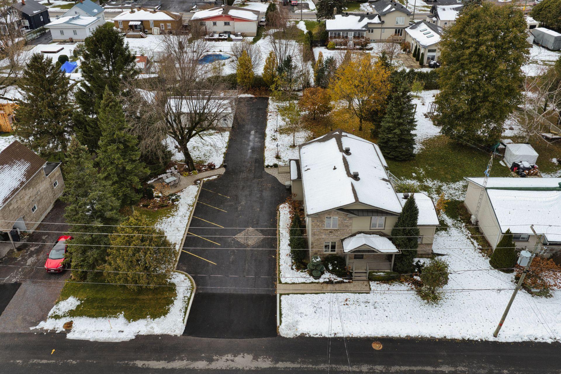 









249


Rue St-Henri

,
Napierville,




QC
J0J1L0

