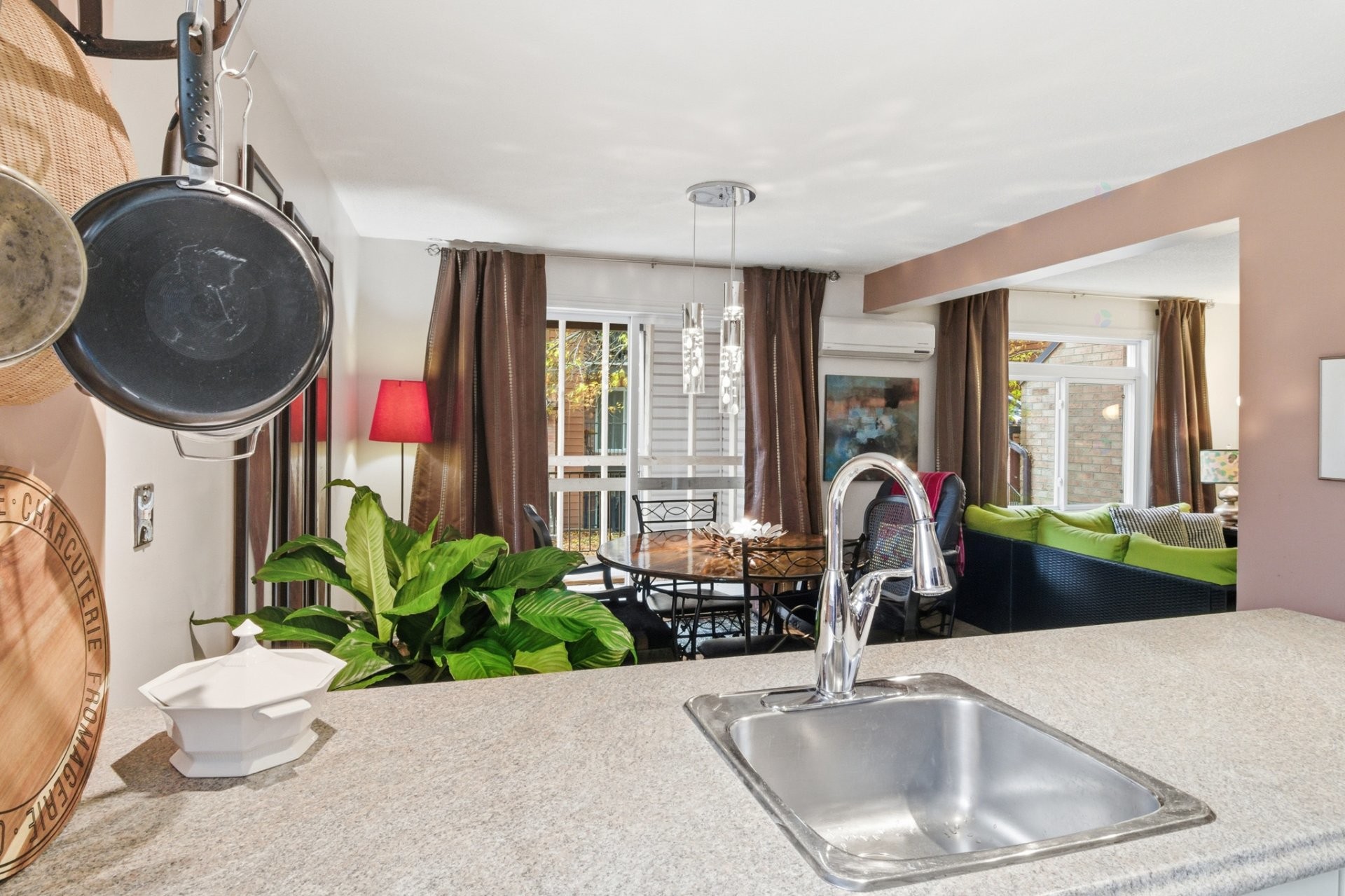 









20


Rue Normand

, 4,
Gatineau (Hull),




QC
J8Y4C4

