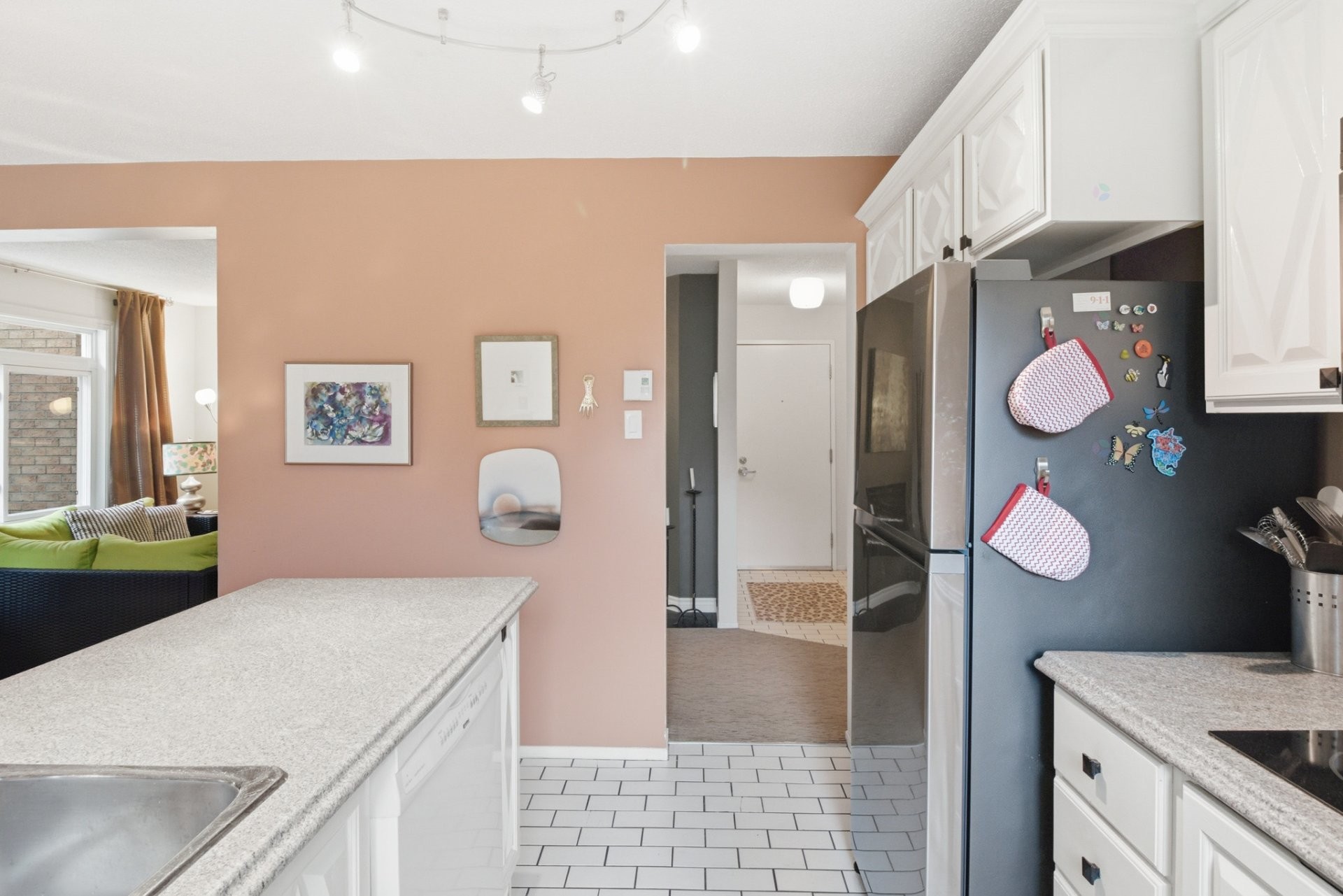 









20


Rue Normand

, 4,
Gatineau (Hull),




QC
J8Y4C4

