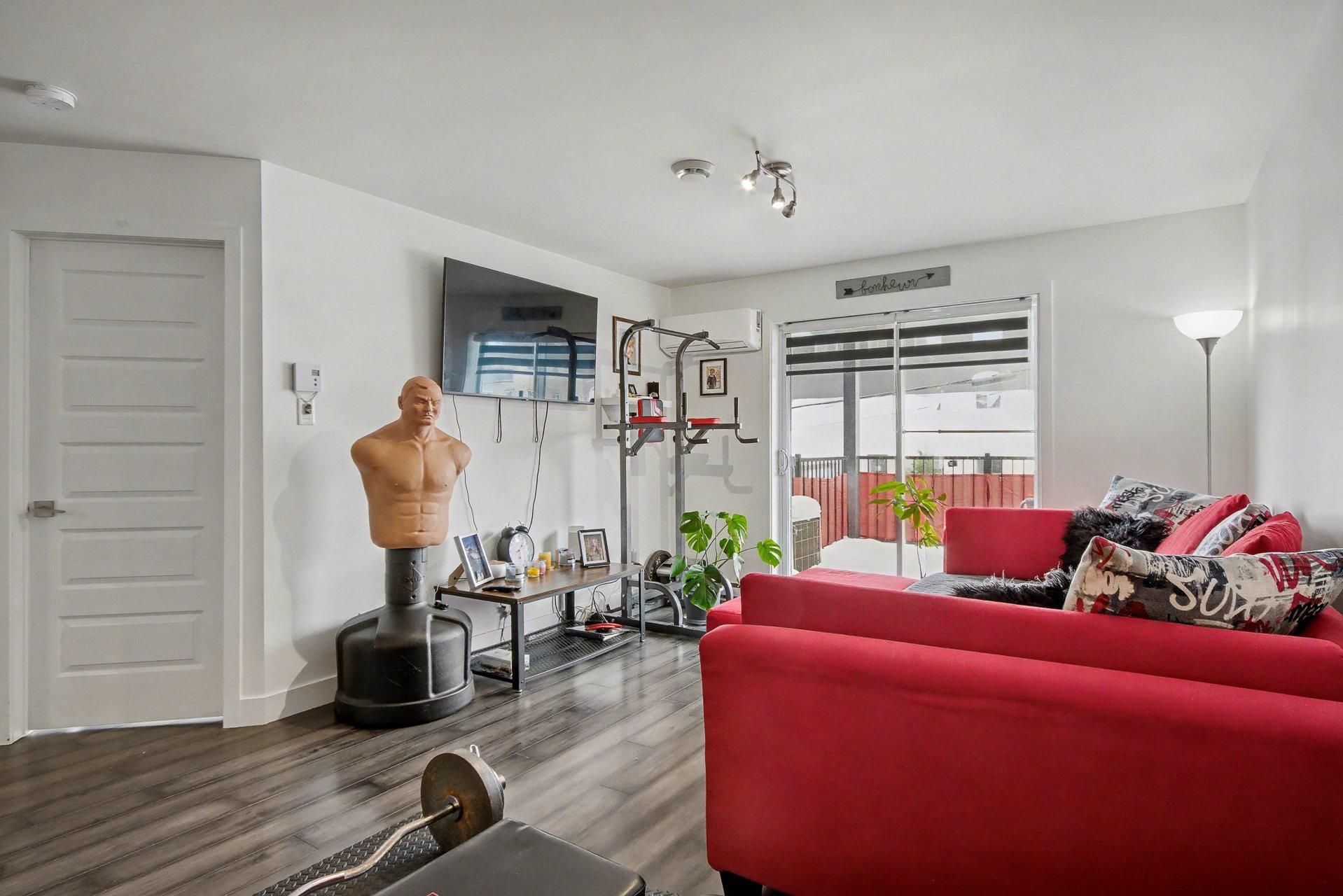 









772


Rue de la Volière

, 2,
Granby,




QC
J2J0J3

