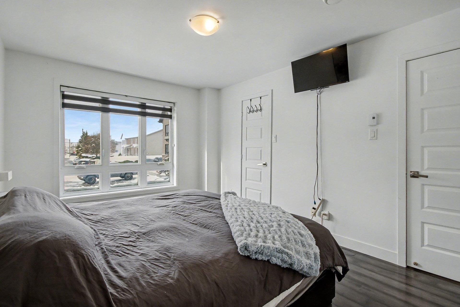 









772


Rue de la Volière

, 2,
Granby,




QC
J2J0J3

