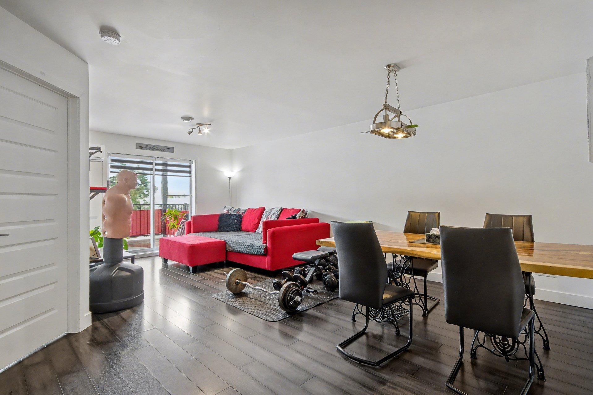 









772


Rue de la Volière

, 2,
Granby,




QC
J2J0J3

