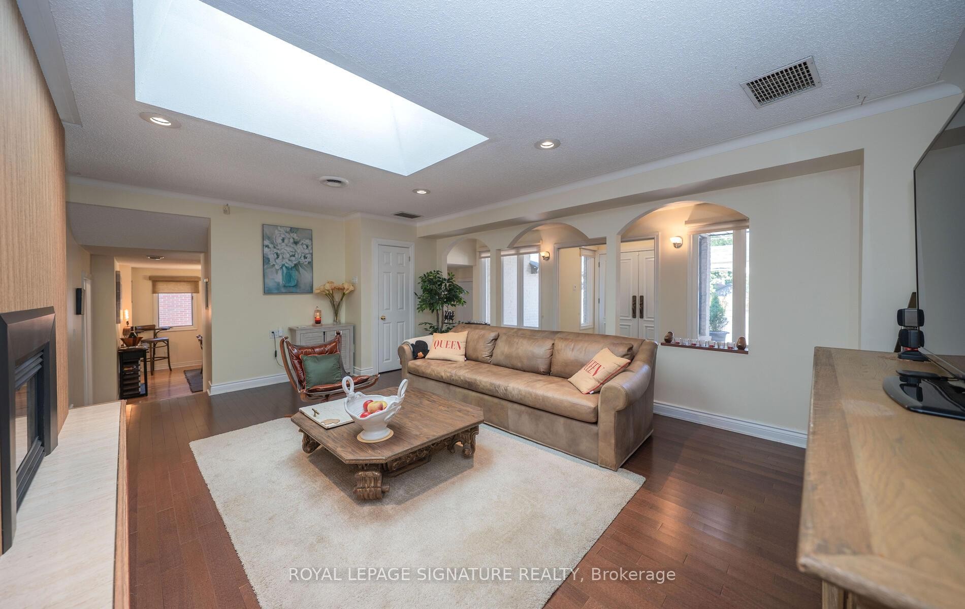 









2098


Pharmacy

Avenue,
Toronto,




ON
M1W 1H8

