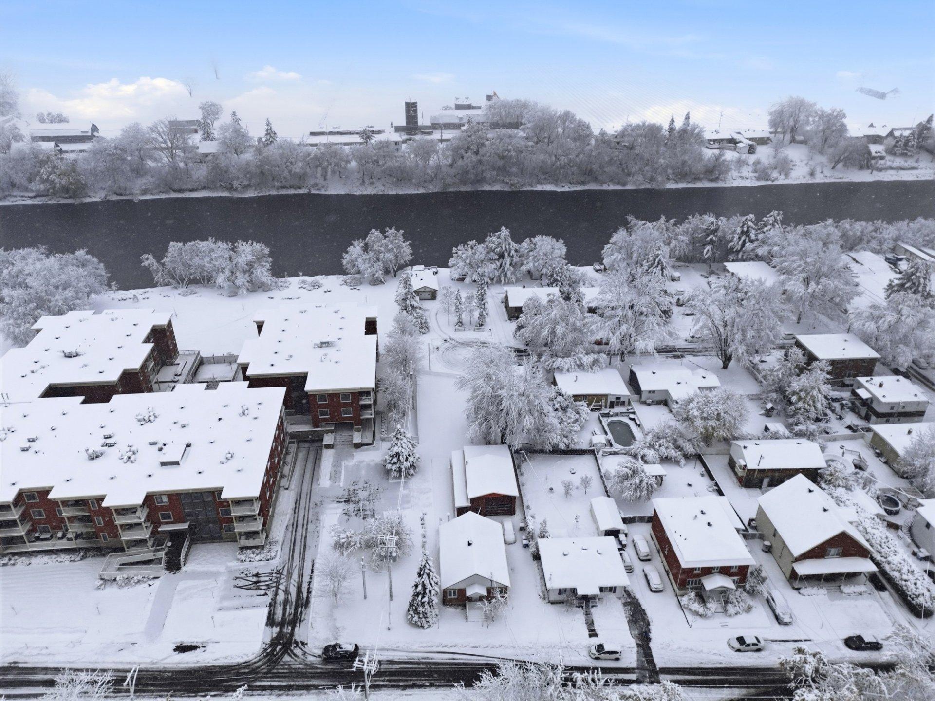 









154


Rue St-Étienne

,
L'Assomption,




QC
J5W1W5

