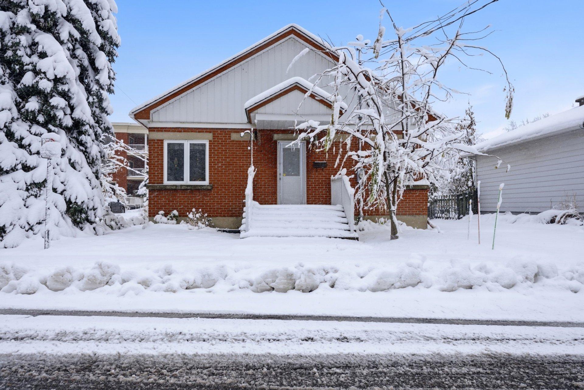 









154


Rue St-Étienne

,
L'Assomption,




QC
J5W1W5

