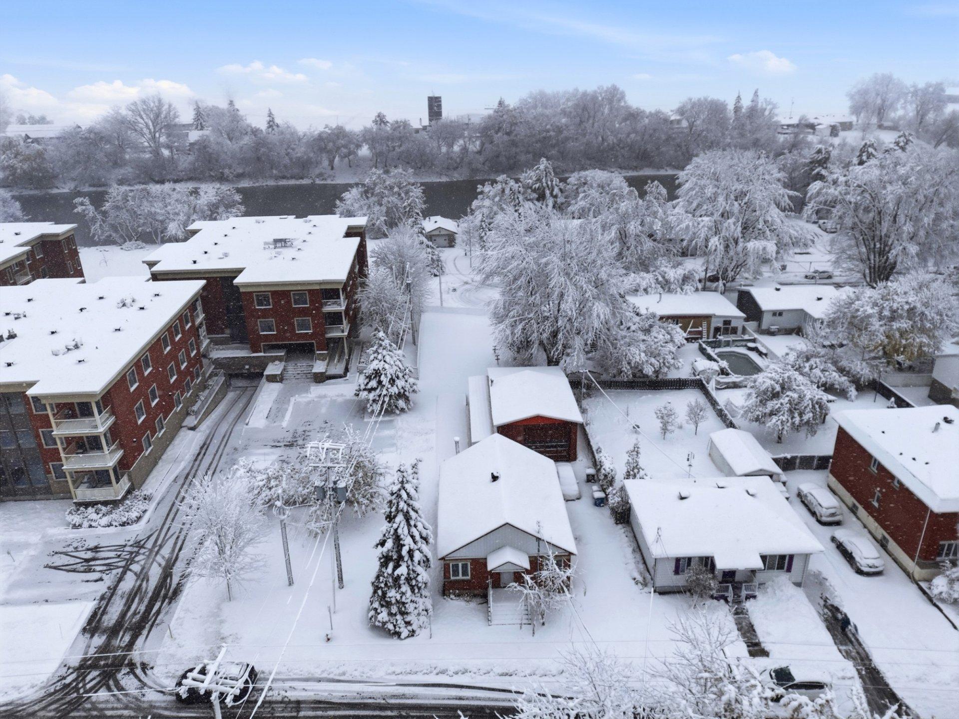 









154


Rue St-Étienne

,
L'Assomption,




QC
J5W1W5

