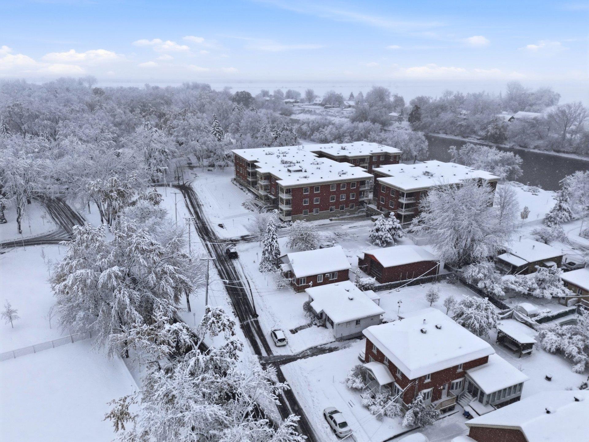 









154


Rue St-Étienne

,
L'Assomption,




QC
J5W1W5

