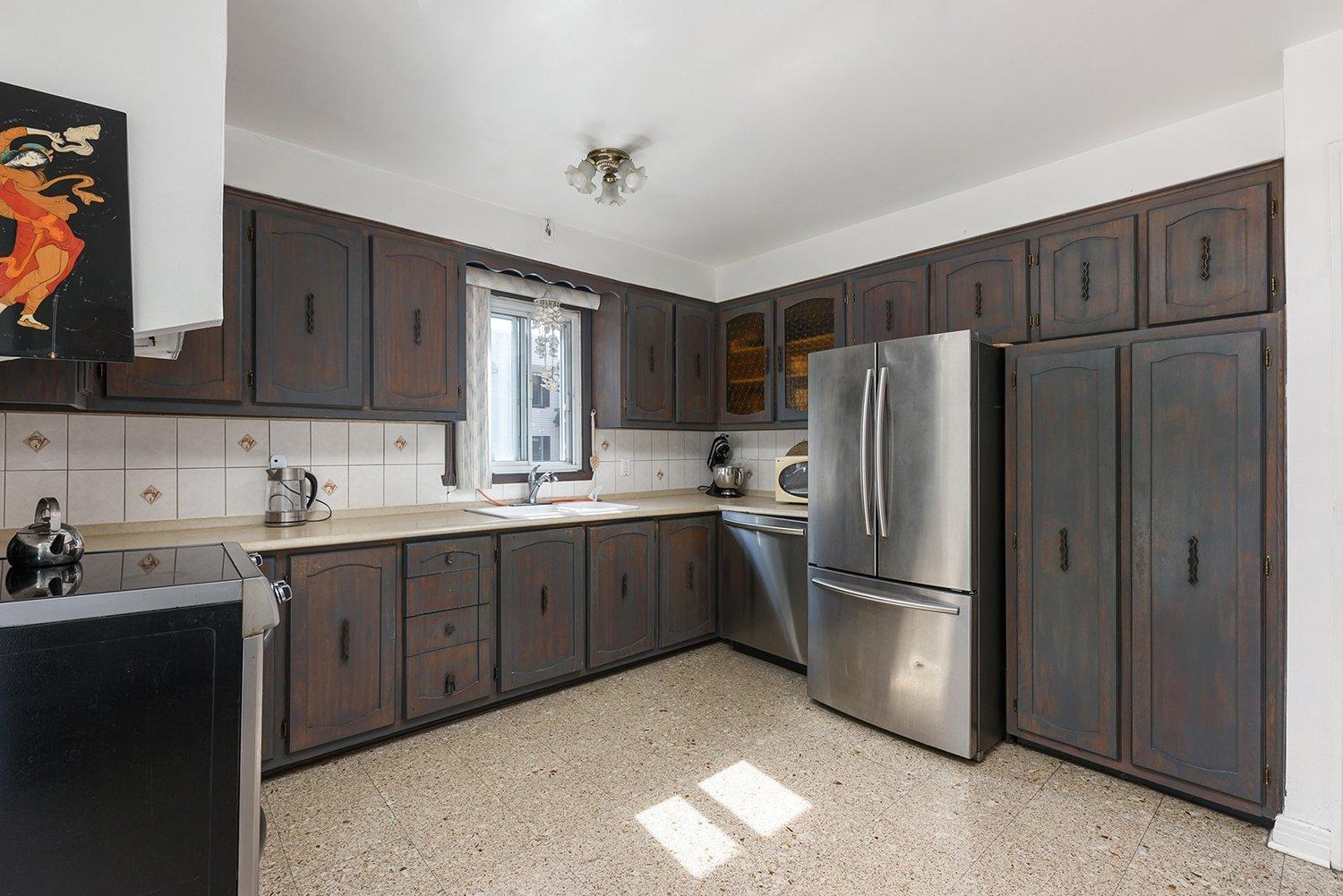 









5701

 - 5703


Av. Coolbrook

,
Montréal (Côte-des-Neiges/Notre-Dame-de-Grâce),




QC
H3X2L9

