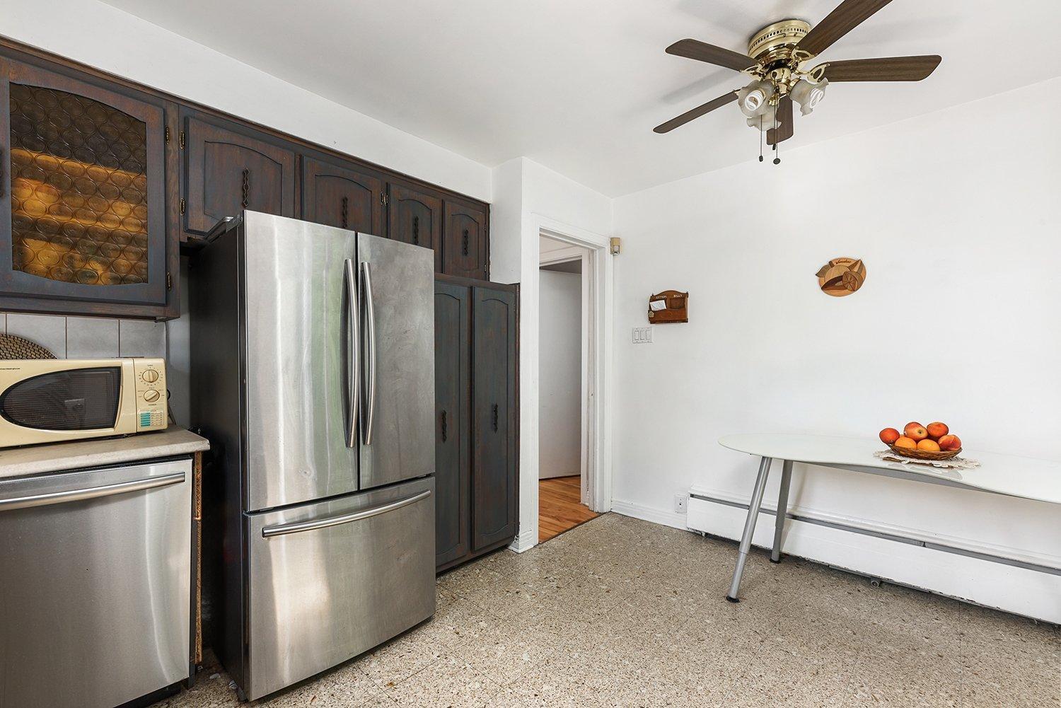 









5701

 - 5703


Av. Coolbrook

,
Montréal (Côte-des-Neiges/Notre-Dame-de-Grâce),




QC
H3X2L9

