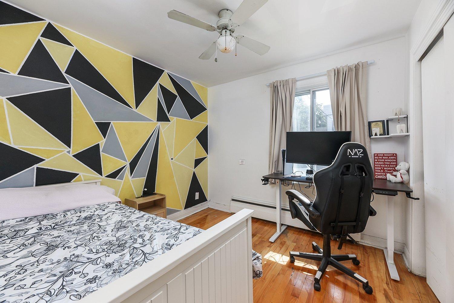 









5701

 - 5703


Av. Coolbrook

,
Montréal (Côte-des-Neiges/Notre-Dame-de-Grâce),




QC
H3X2L9

