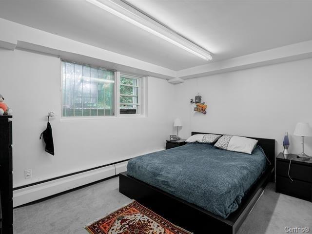 









5701

 - 5703


Av. Coolbrook

,
Montréal (Côte-des-Neiges/Notre-Dame-de-Grâce),




QC
H3X2L9

