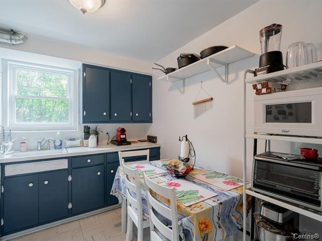 









5701

 - 5703


Av. Coolbrook

,
Montréal (Côte-des-Neiges/Notre-Dame-de-Grâce),




QC
H3X2L9

