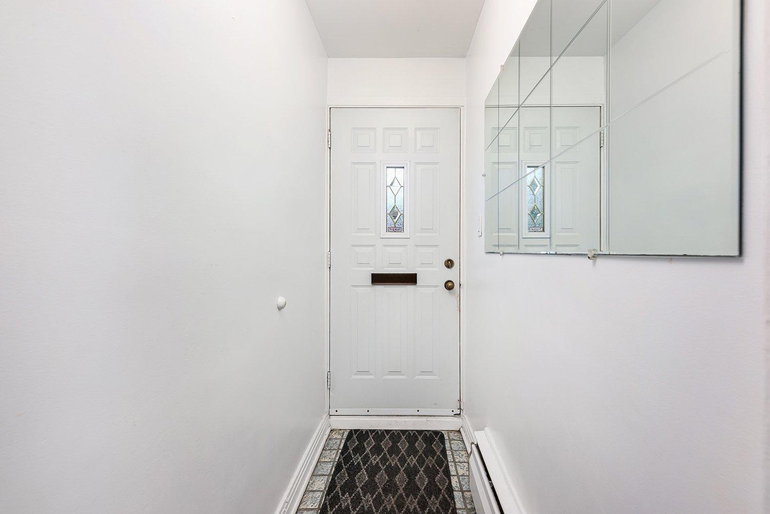 









5701

 - 5703


Av. Coolbrook

,
Montréal (Côte-des-Neiges/Notre-Dame-de-Grâce),




QC
H3X2L9

