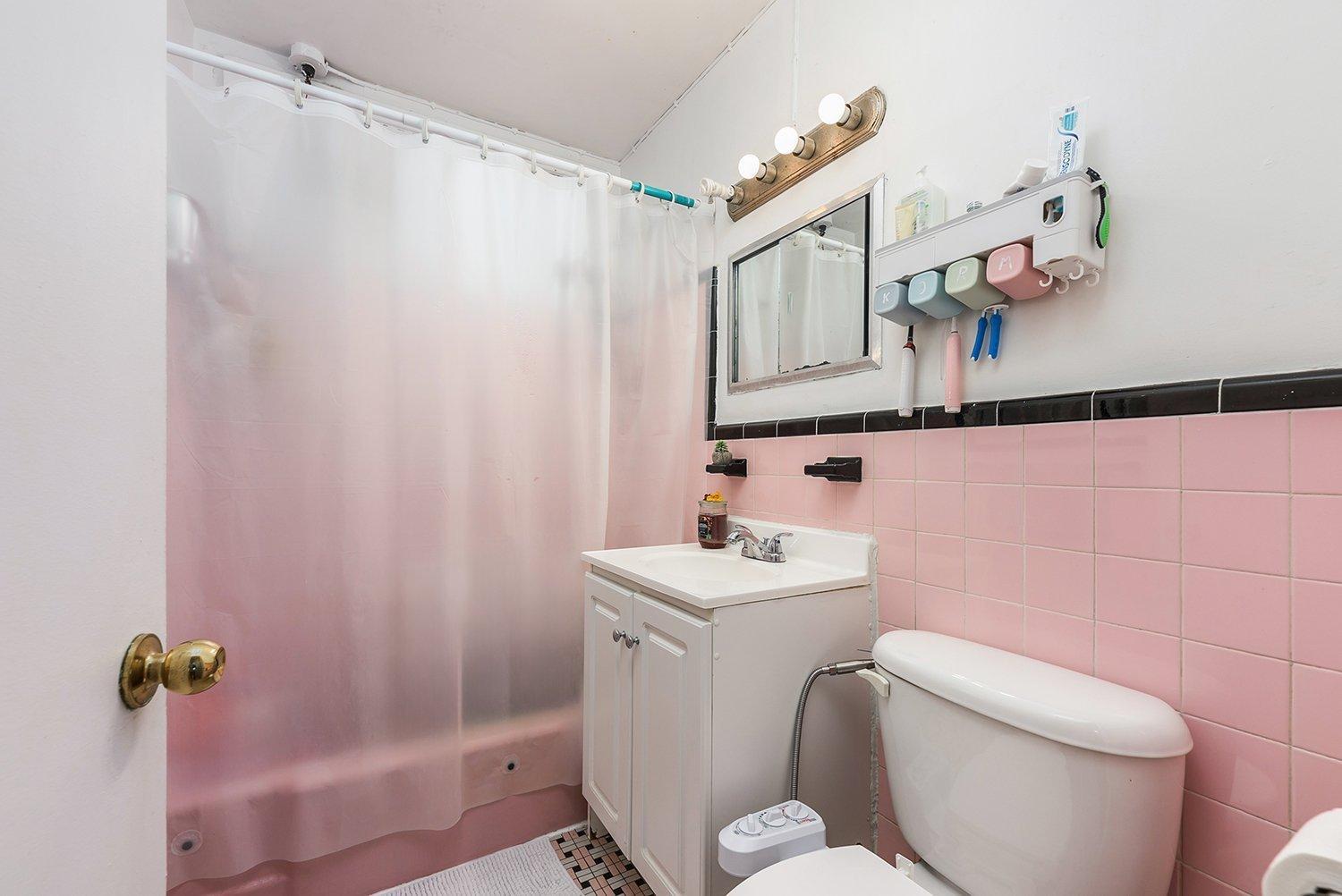 









5701

 - 5703


Av. Coolbrook

,
Montréal (Côte-des-Neiges/Notre-Dame-de-Grâce),




QC
H3X2L9

