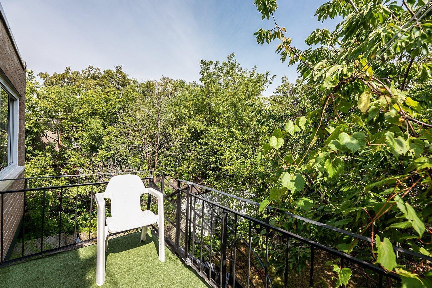 









5701

 - 5703


Av. Coolbrook

,
Montréal (Côte-des-Neiges/Notre-Dame-de-Grâce),




QC
H3X2L9

