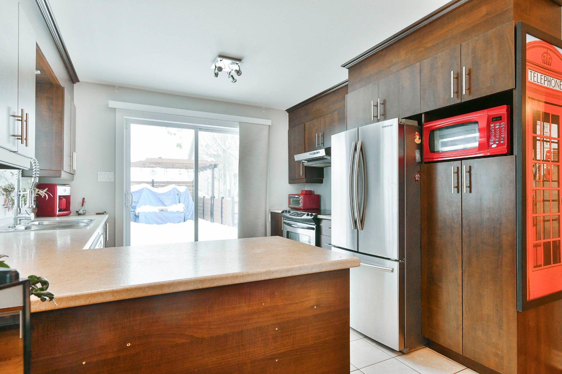 









365


Rue de la Fruitière

,
Saint-Lin/Laurentides,




QC
J5X2R6

