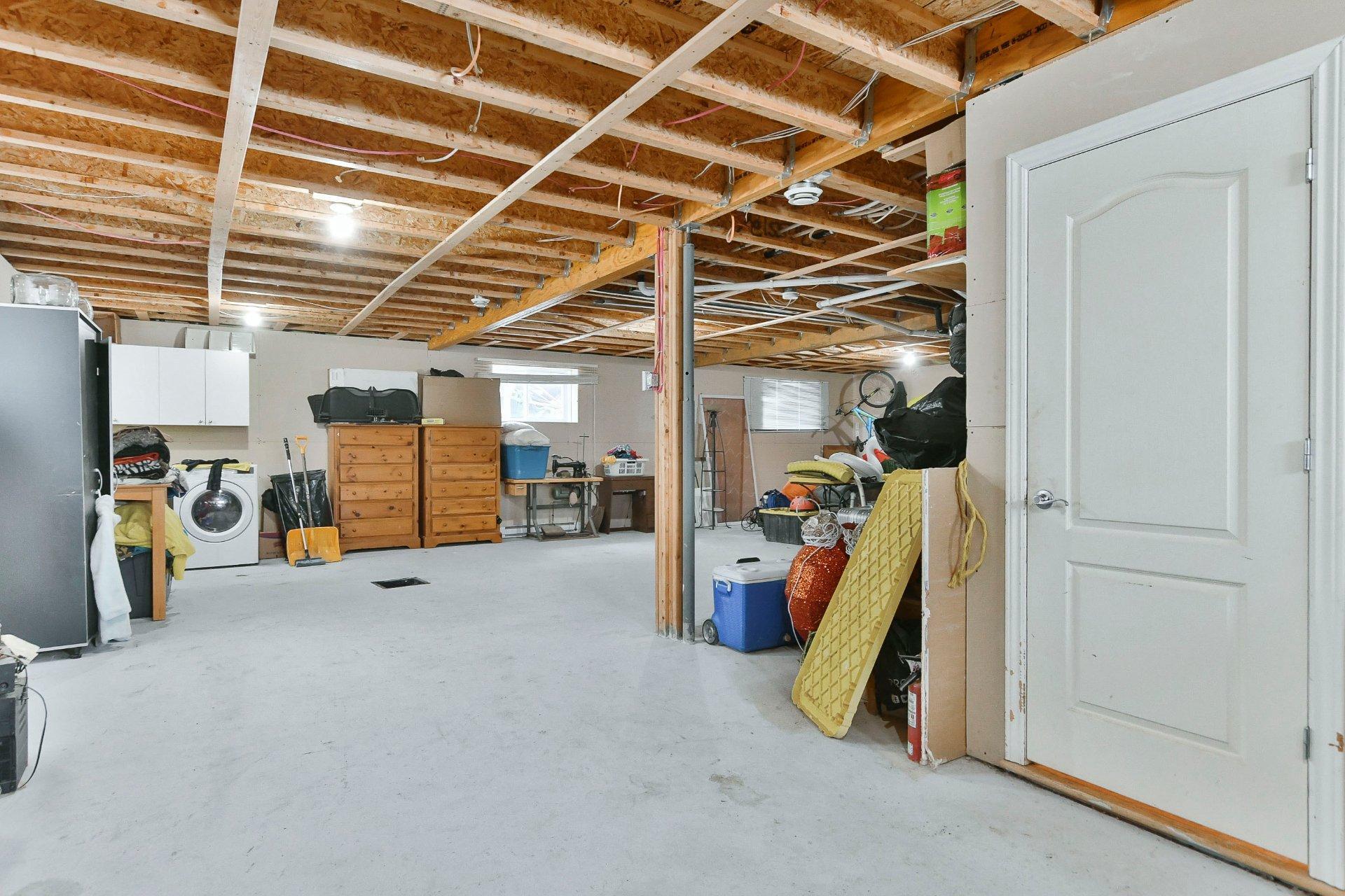 









365


Rue de la Fruitière

,
Saint-Lin/Laurentides,




QC
J5X2R6

