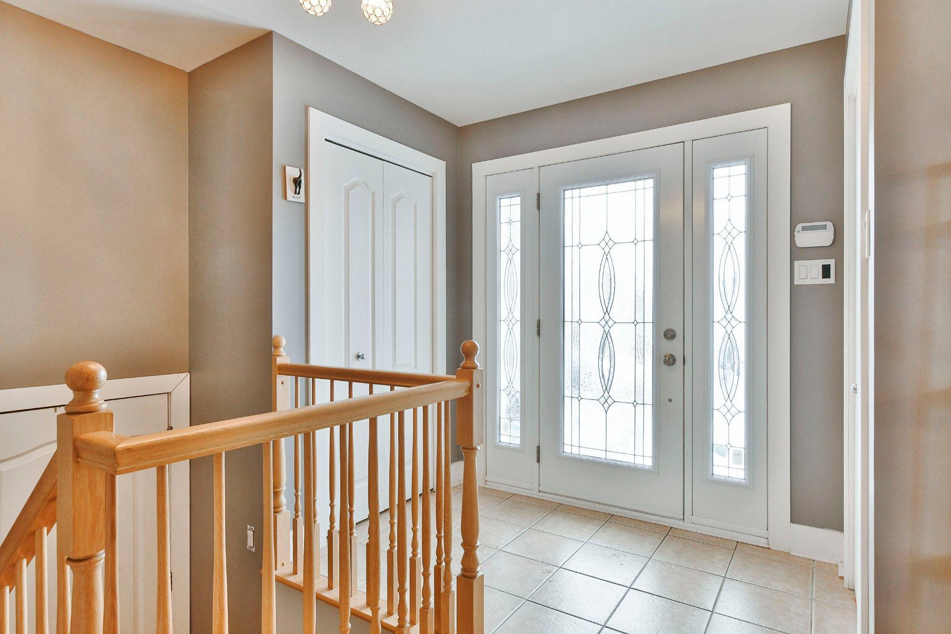 









365


Rue de la Fruitière

,
Saint-Lin/Laurentides,




QC
J5X2R6

