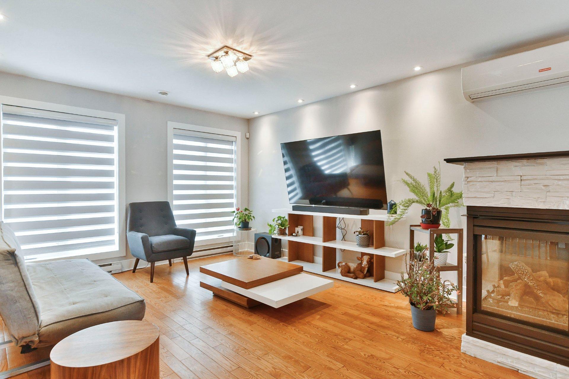 









365


Rue de la Fruitière

,
Saint-Lin/Laurentides,




QC
J5X2R6

