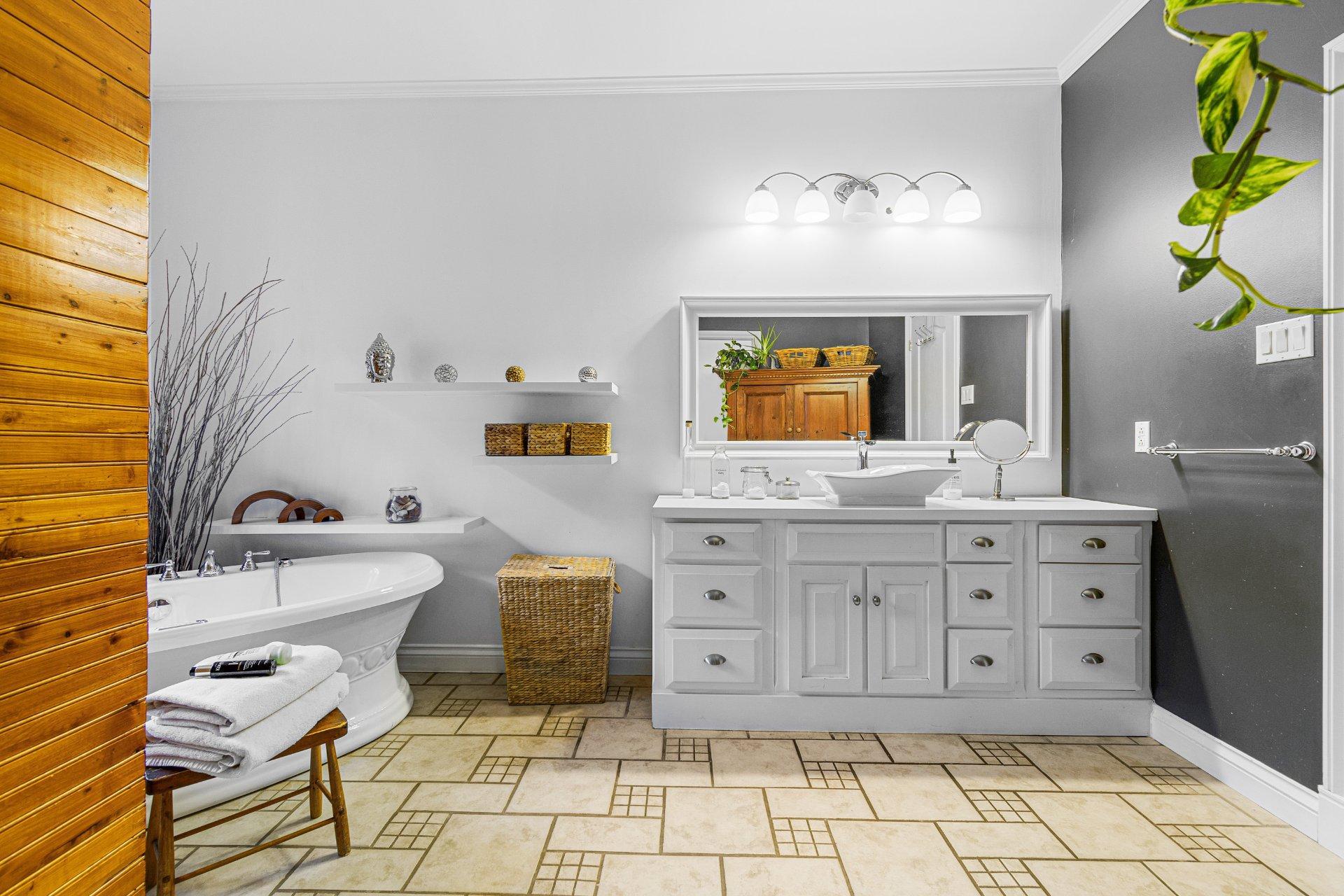 









18


Rue du Vieux-Verger

,
Brownsburg-Chatham,




QC
J8G2R1

