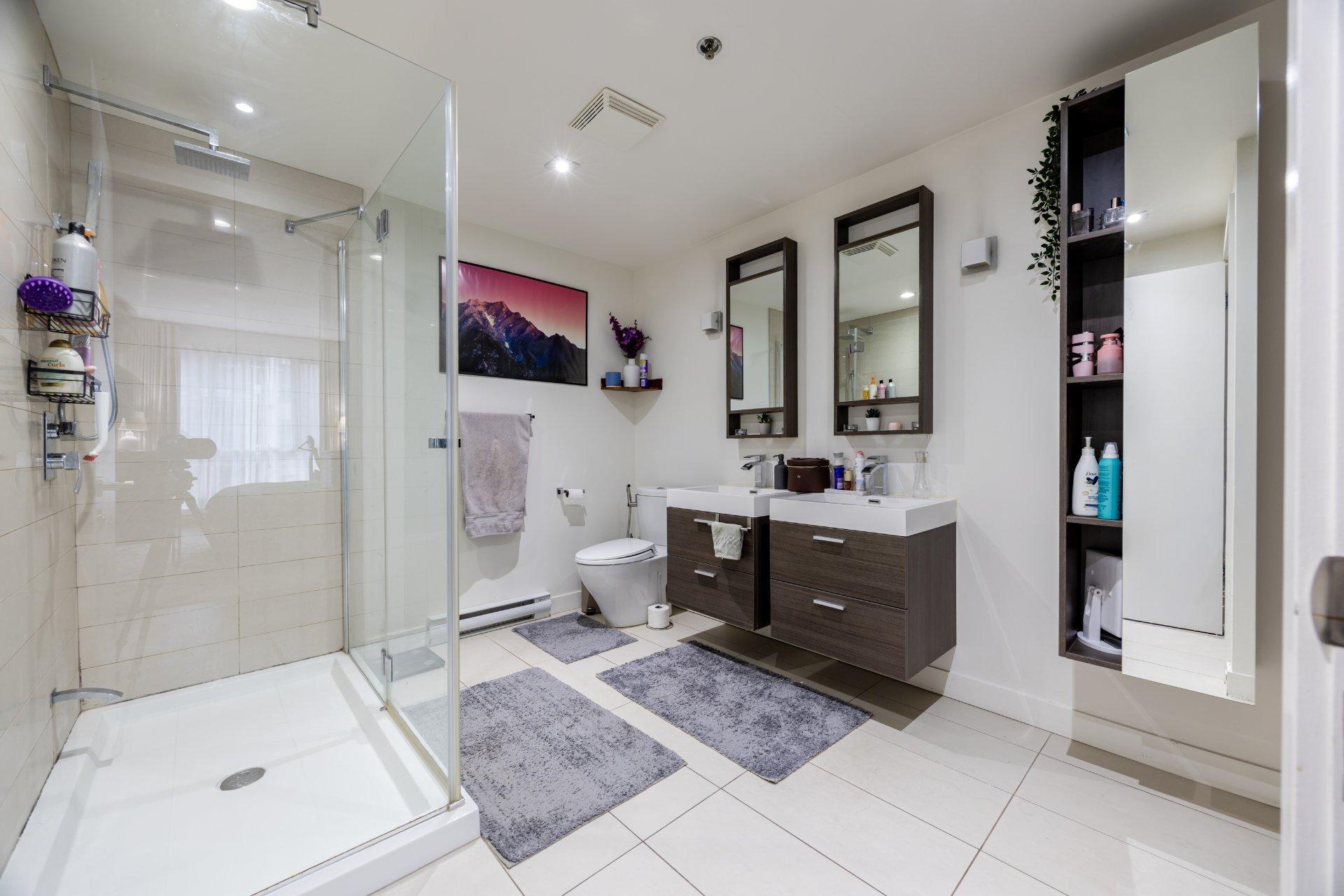 









905


Av. Plymouth

, 420,
Mont-Royal,




QC
H4P1B2

