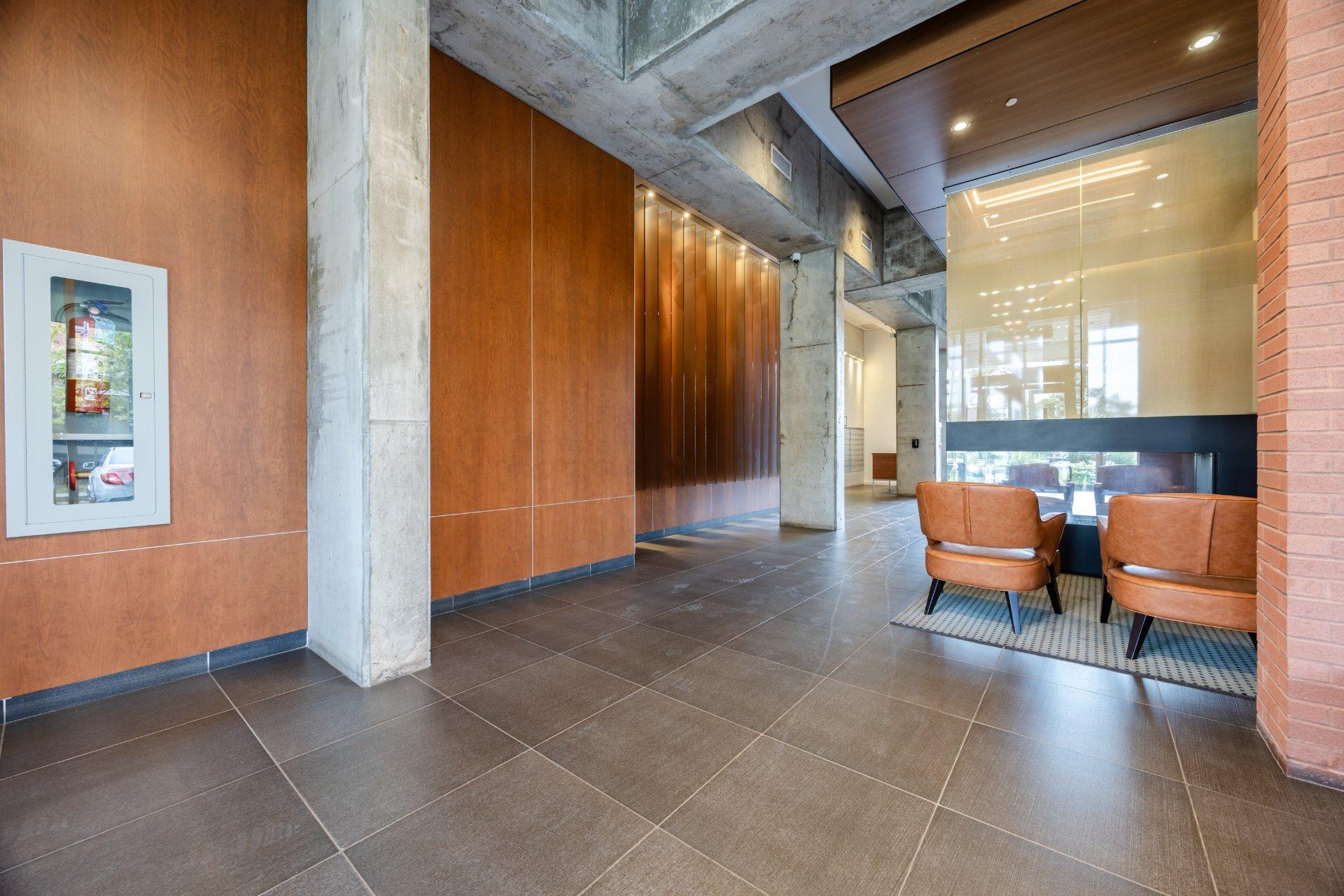 









905


Av. Plymouth

, 420,
Mont-Royal,




QC
H4P1B2

