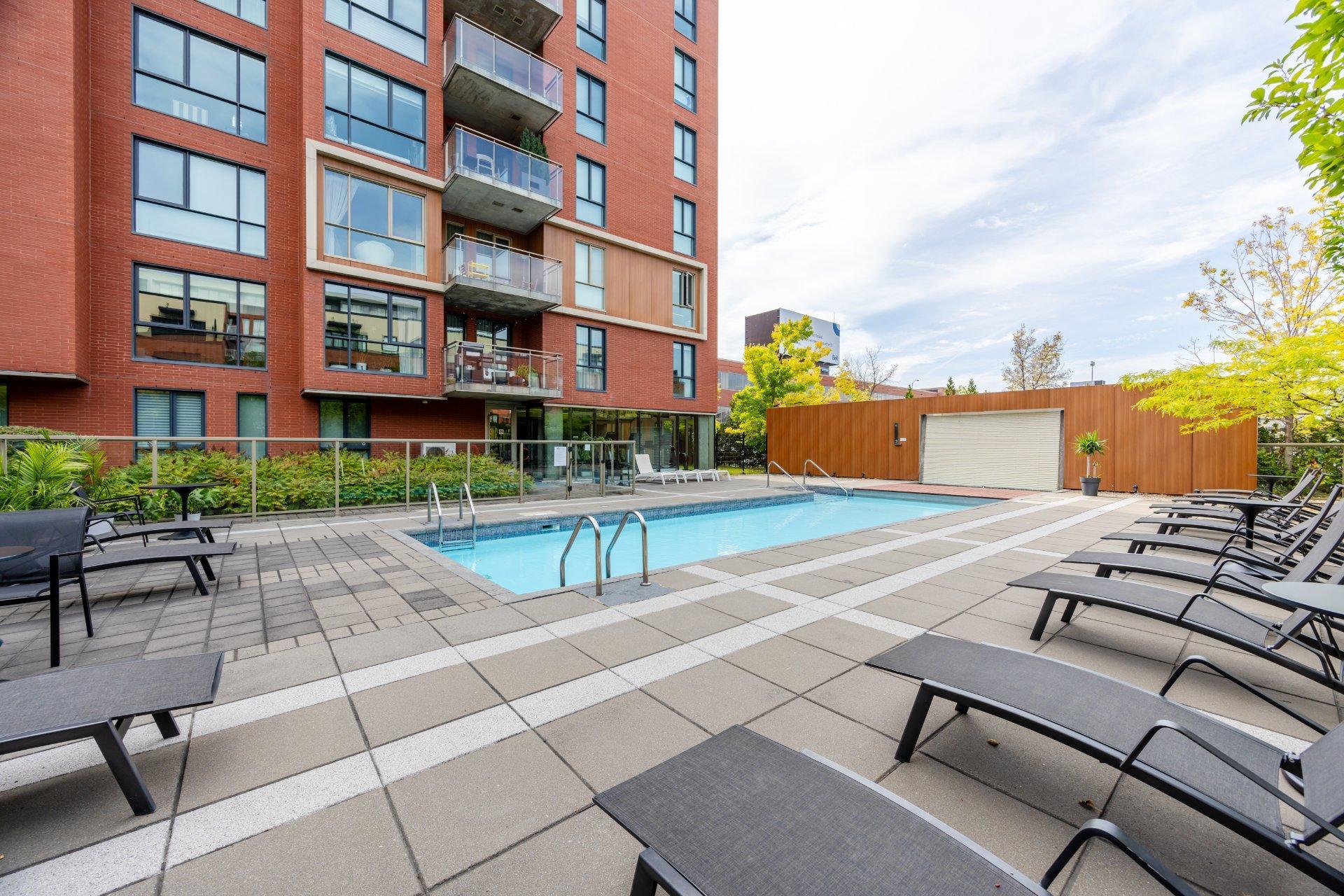 









905


Av. Plymouth

, 420,
Mont-Royal,




QC
H4P1B2

