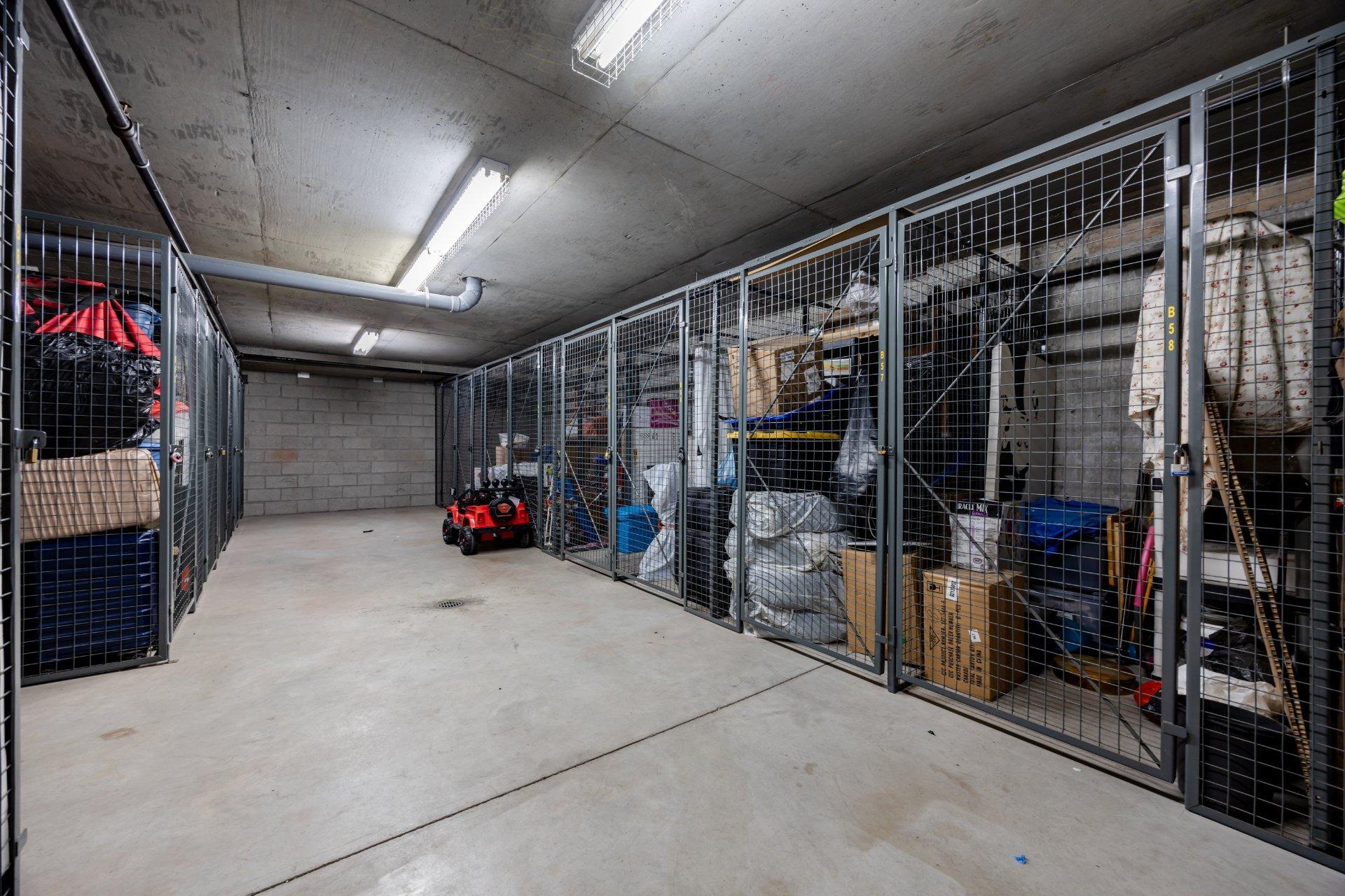 









905


Av. Plymouth

, 420,
Mont-Royal,




QC
H4P1B2

