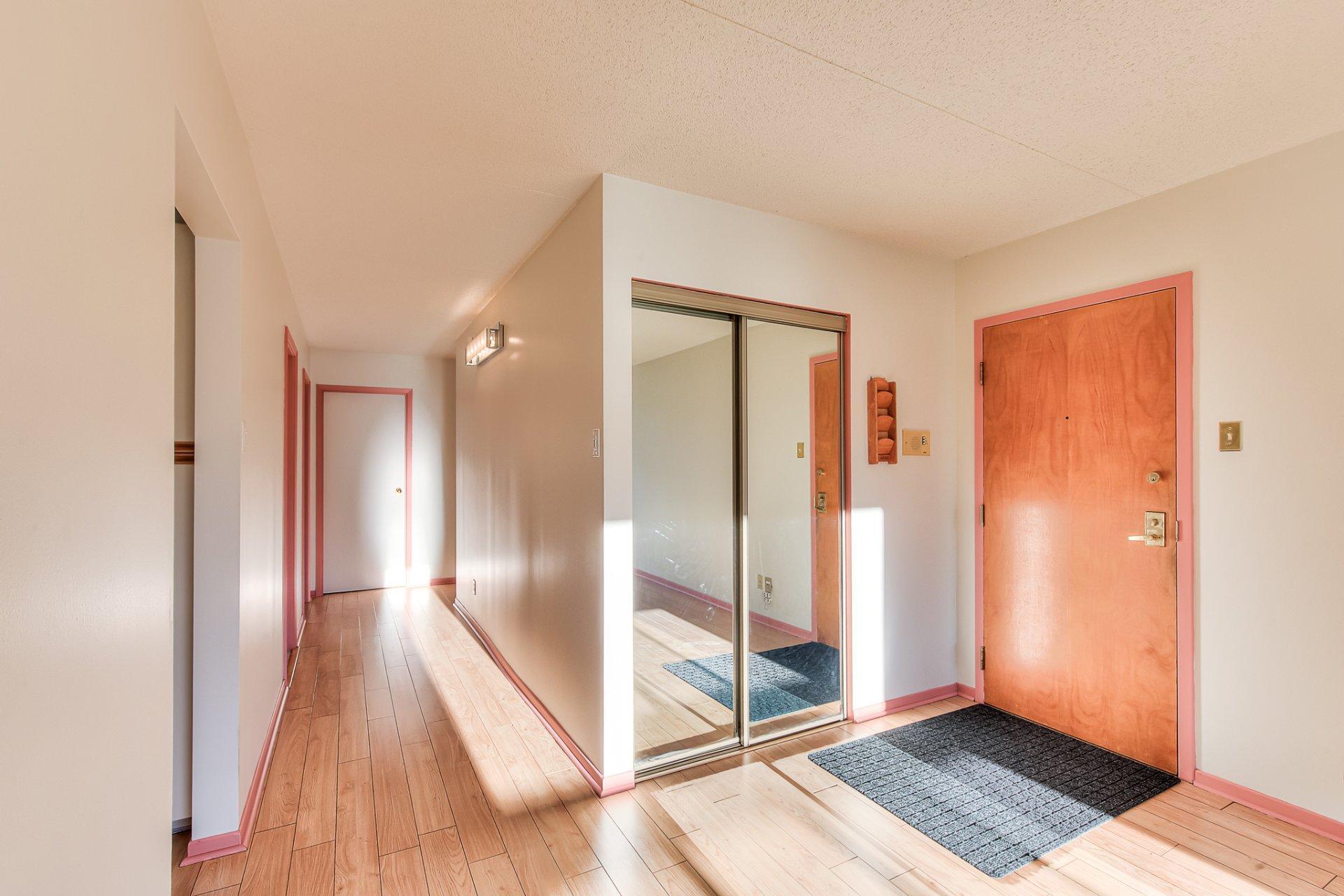 









11113


Rue Meighen

, 3,
Montréal (Pierrefonds-Roxboro),




QC
H8Y3H7

