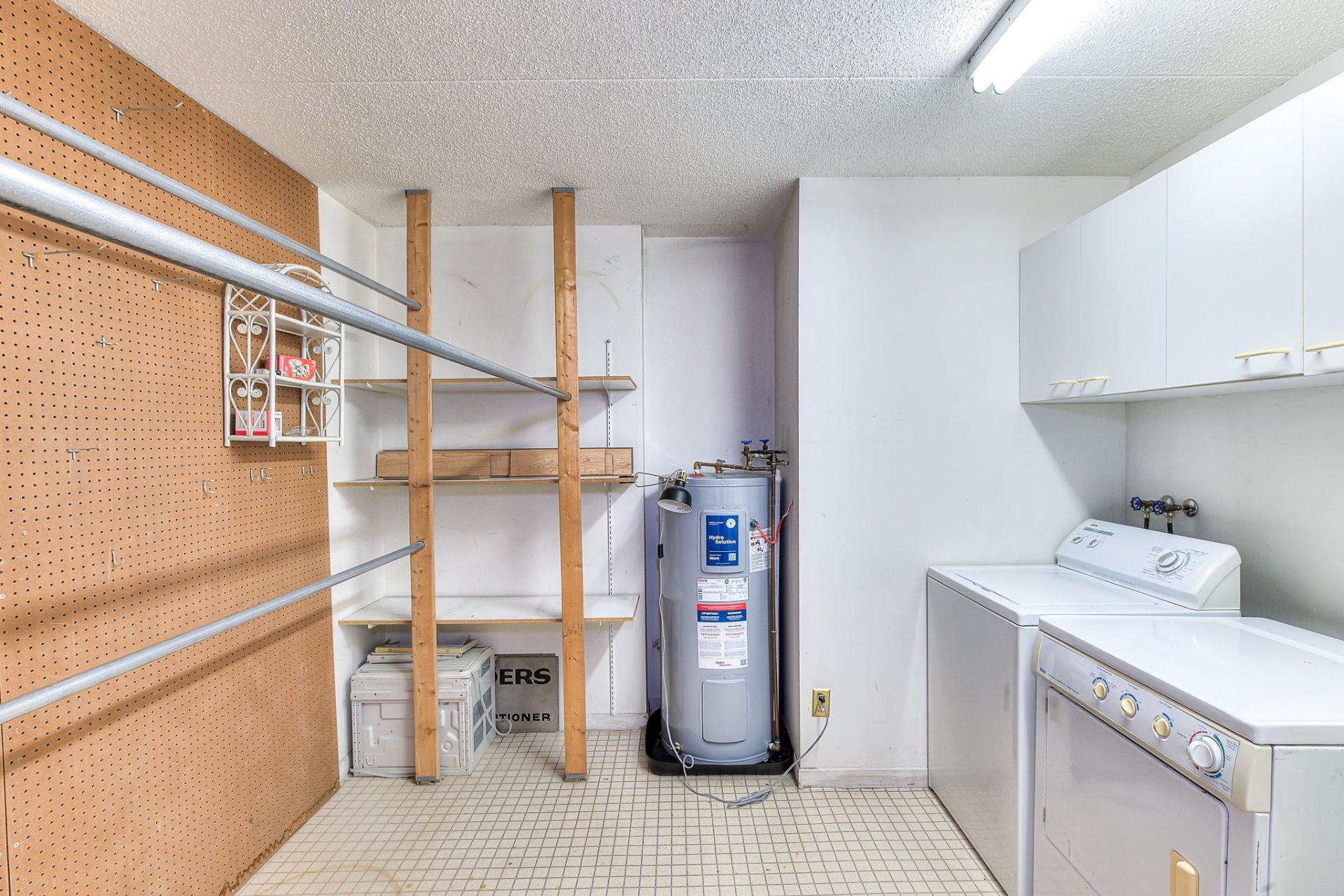 









11113


Rue Meighen

, 3,
Montréal (Pierrefonds-Roxboro),




QC
H8Y3H7

