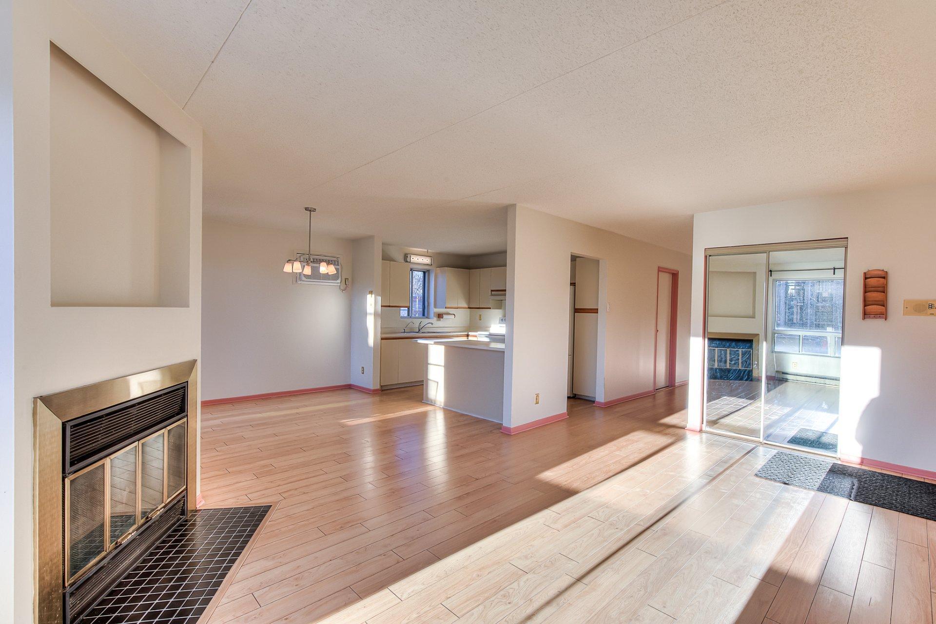 









11113


Rue Meighen

, 3,
Montréal (Pierrefonds-Roxboro),




QC
H8Y3H7

