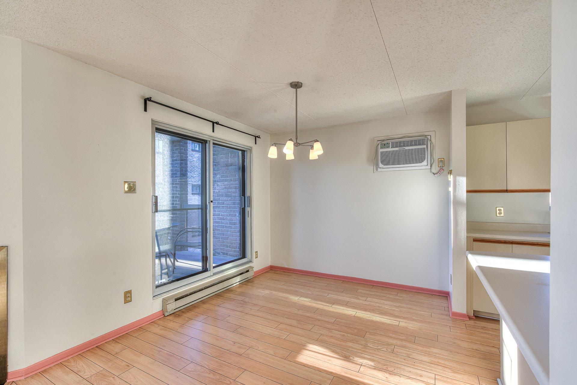 









11113


Rue Meighen

, 3,
Montréal (Pierrefonds-Roxboro),




QC
H8Y3H7

