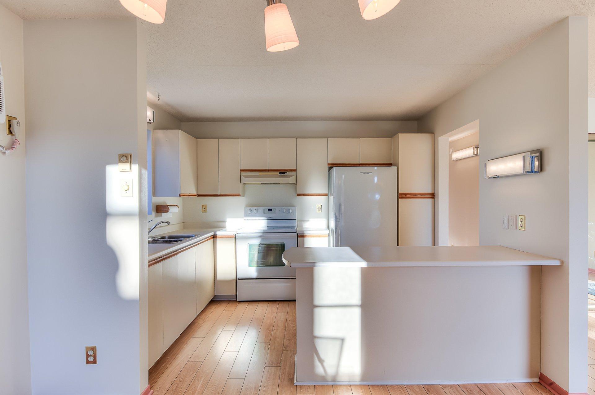 









11113


Rue Meighen

, 3,
Montréal (Pierrefonds-Roxboro),




QC
H8Y3H7

