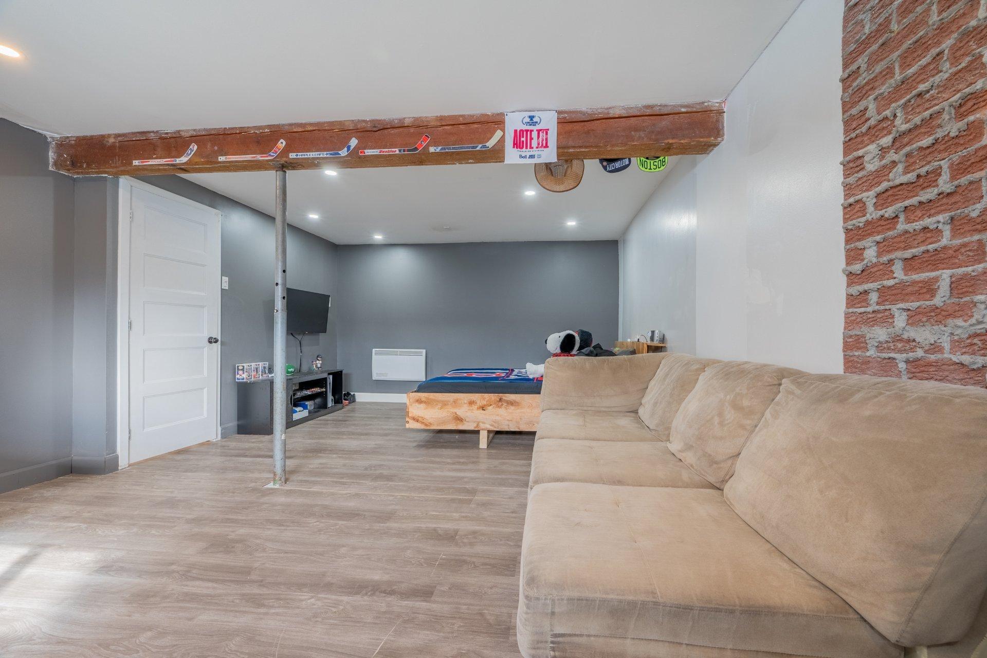 









187


Rue Émond

,
Varennes,




QC
J3X1C2

