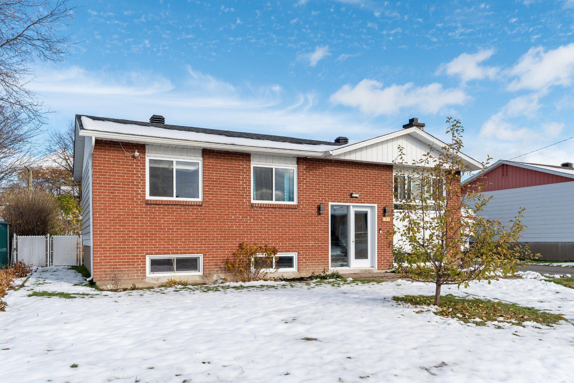 









187


Rue Émond

,
Varennes,




QC
J3X1C2

