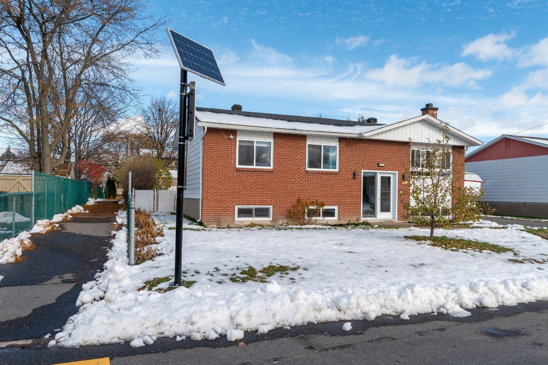 









187


Rue Émond

,
Varennes,




QC
J3X1C2

